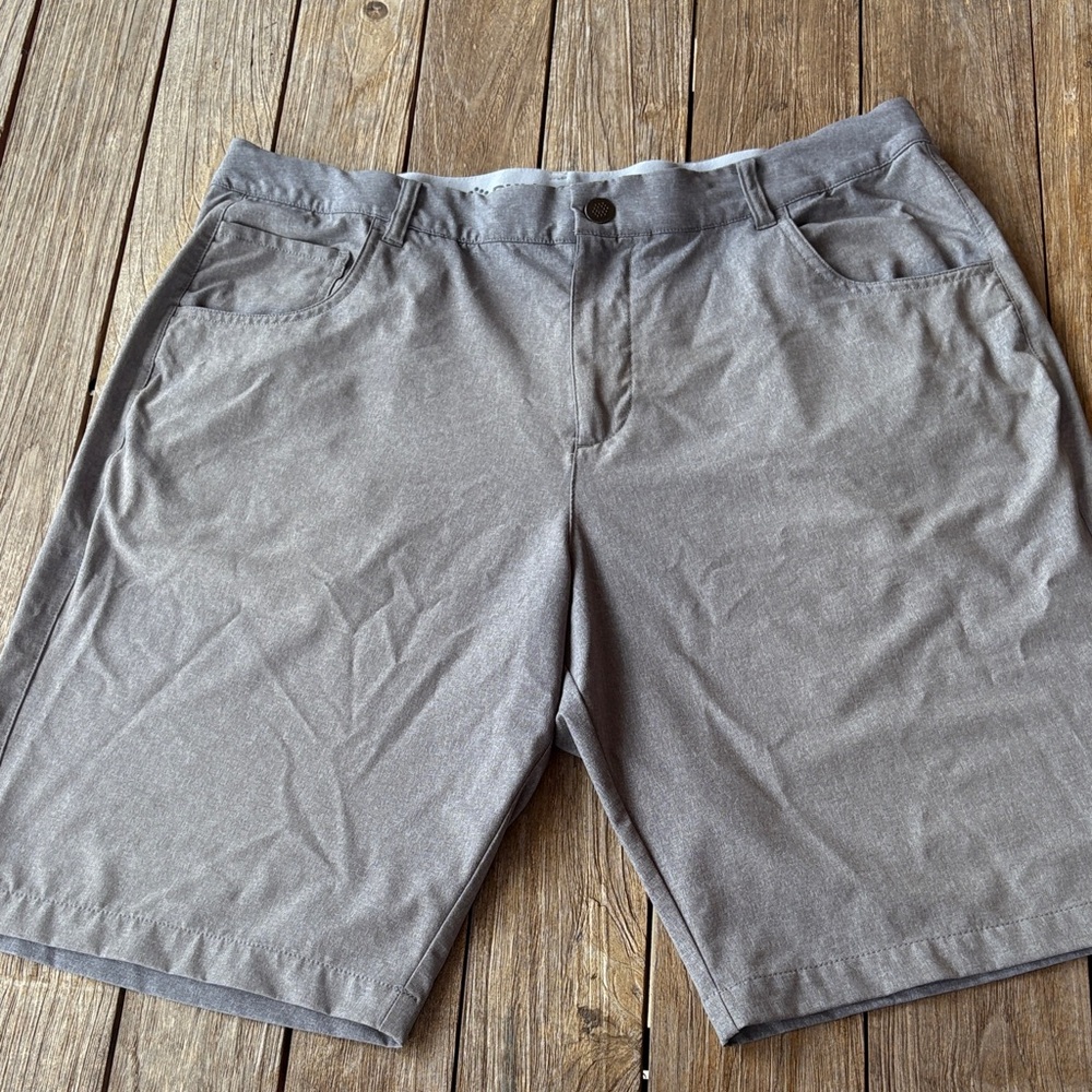 Puma Men's Flat Front Gray Golf Shorts